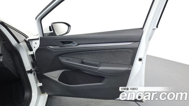 Volkswagen Golf 2024 — photo 14