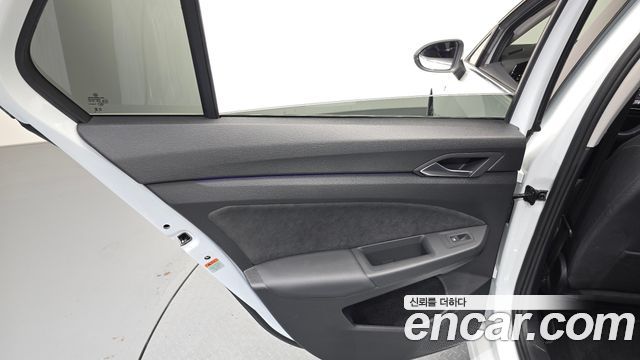 Volkswagen Golf 2024 — photo 15
