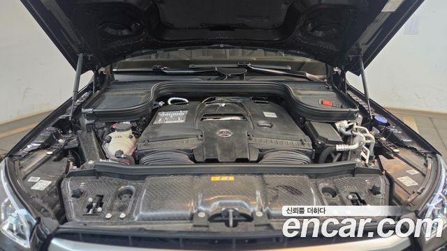 Mercedes-Benz GLS-Class 2025 — photo 6