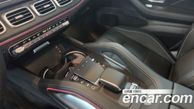 Mercedes-Benz GLS-Class 2025 — photo 16