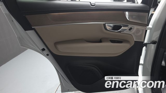 Volvo XC90 2026 — photo 15