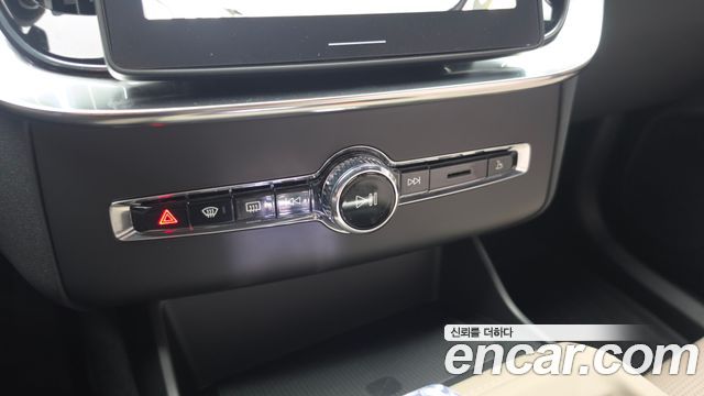 Volvo XC90 2026 — photo 33