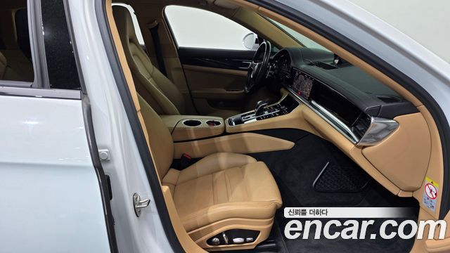 Porsche Panamera 2021 — photo 11