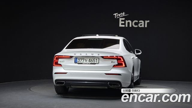 Volvo S60 2021 — photo 4