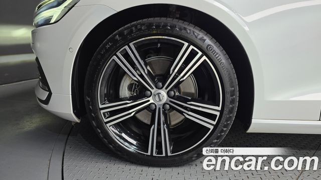 Volvo S60 2021 — photo 5