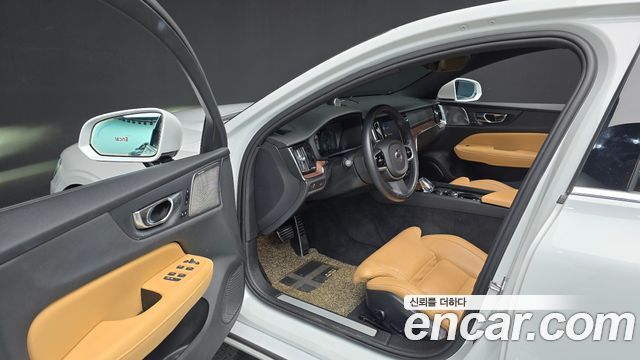Volvo S60 2021 — photo 10