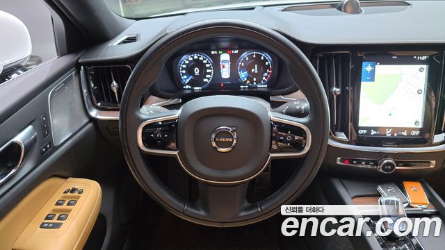 Volvo S60 2021 — photo 13