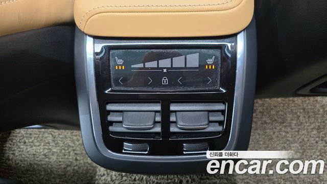 Volvo S60 2021 — photo 18