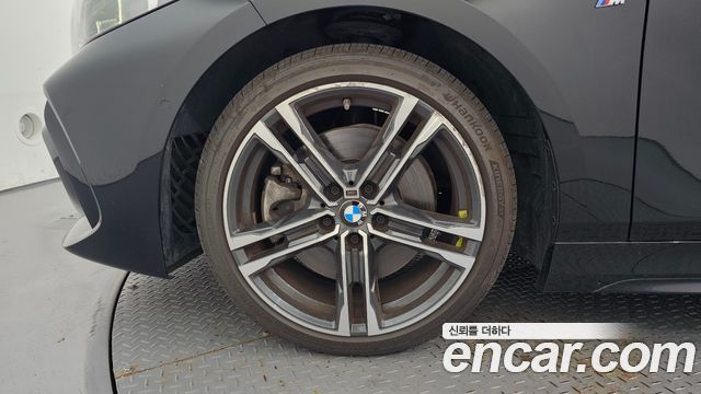 BMW 1-Series 2022 — photo 5