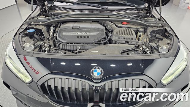 BMW 1-Series 2022 — photo 6