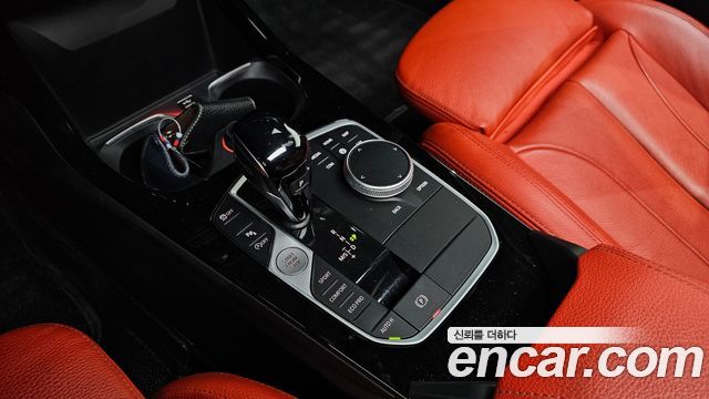 BMW 1-Series 2022 — photo 12