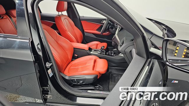 BMW 1-Series 2022 — photo 13