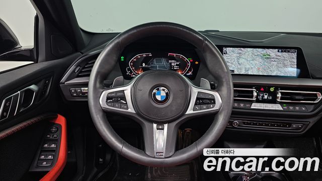 BMW 1-Series 2022 — photo 19