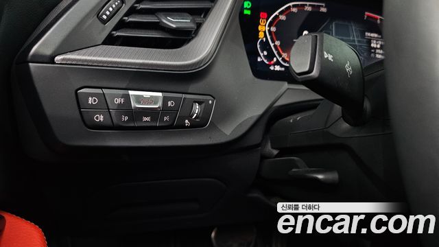 BMW 1-Series 2022 — photo 24