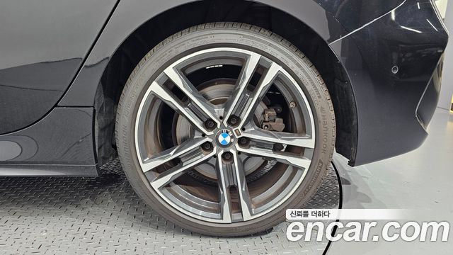BMW 1-Series 2022 — photo 7