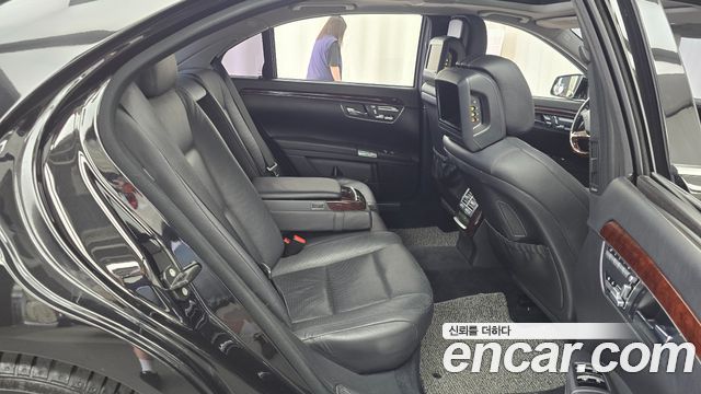 Mercedes-Benz S-Class 2010 — photo 11