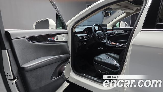 Lincoln Nautilus 2022 — photo 13