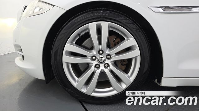 Jaguar XJ 2013 — photo 5