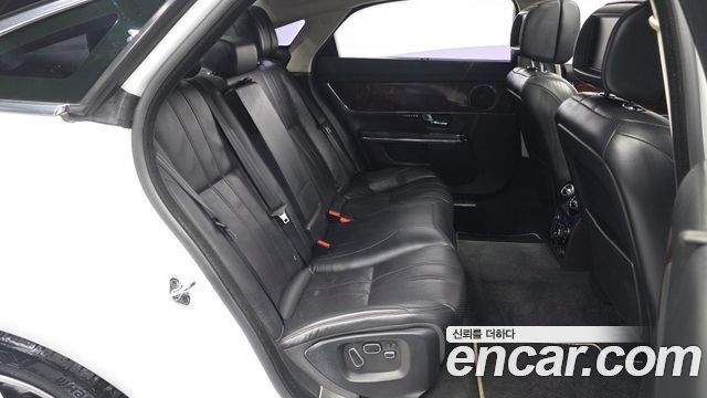 Jaguar XJ 2013 — photo 12