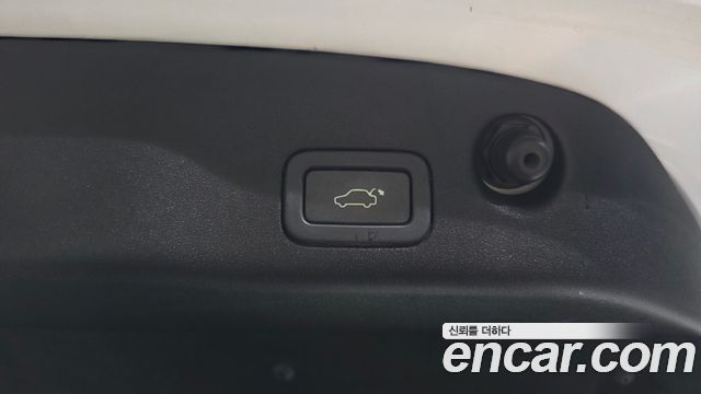 Jaguar XJ 2013 — photo 16