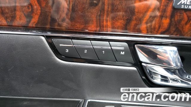 Jaguar XJ 2013 — photo 17