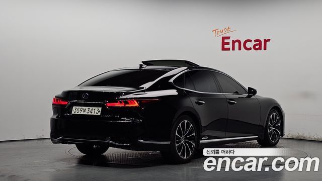 Lexus LS 2021 — photo 2