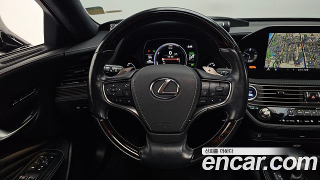 Lexus LS 2021 — photo 13