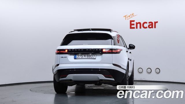 Land Rover Range Rover Velar 2025 — photo 4