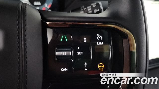 Land Rover Range Rover Velar 2025 — photo 23