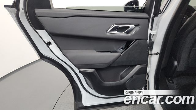 Land Rover Range Rover Velar 2025 — photo 15