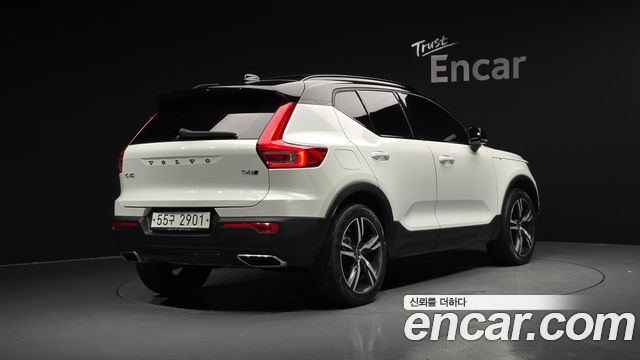 Volvo XC40 2019 — photo 2