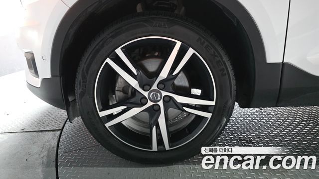 Volvo XC40 2019 — photo 5