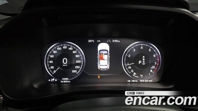 Volvo XC40 2019 — photo 11