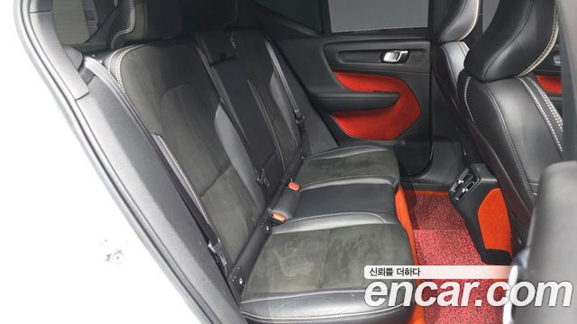 Volvo XC40 2019 — photo 18
