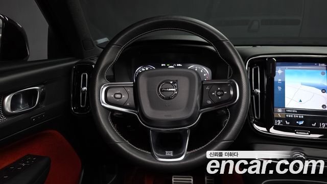 Volvo XC40 2019 — photo 19