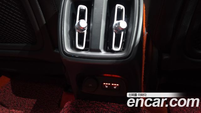 Volvo XC40 2019 — photo 24