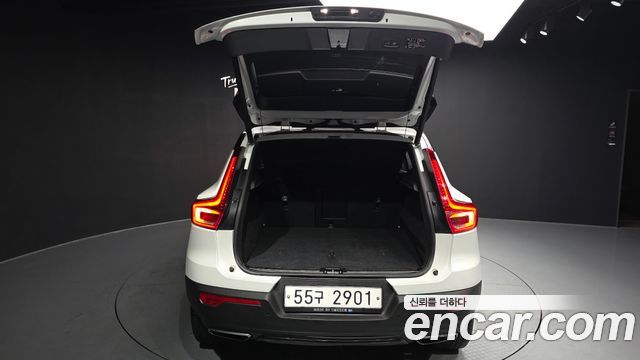 Volvo XC40 2019 — photo 26