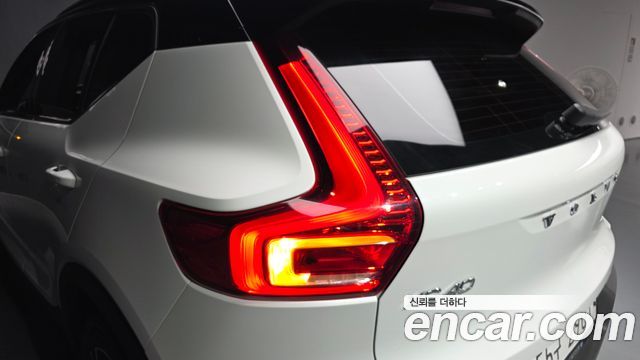 Volvo XC40 2019 — photo 9