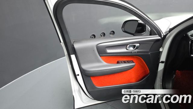 Volvo XC40 2019 — photo 14