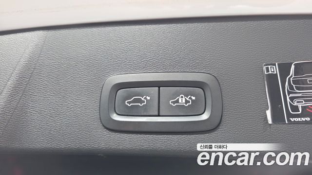 Volvo XC40 2019 — photo 29