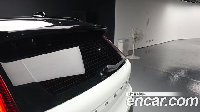 Volvo XC40 2019 — photo 39