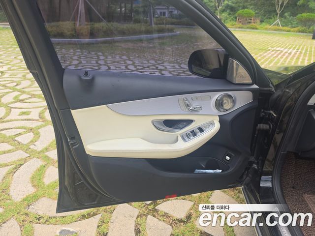Mercedes-Benz C-Class 2016 — photo 8