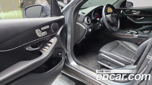 Mercedes-Benz GLC-Class 2019 — photo 13