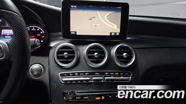 Mercedes-Benz GLC-Class 2019 — photo 20