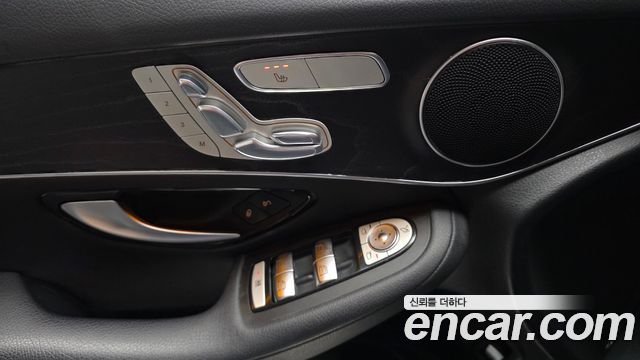 Mercedes-Benz GLC-Class 2019 — photo 24