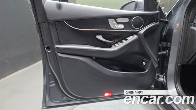 Mercedes-Benz GLC-Class 2019 — photo 14
