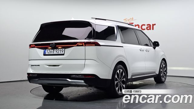 Kia Canival 2021 — photo 2
