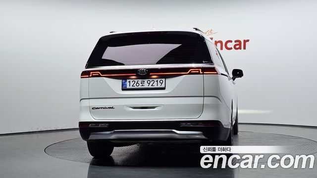 Kia Canival 2021 — photo 4