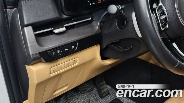 Kia Canival 2021 — photo 22