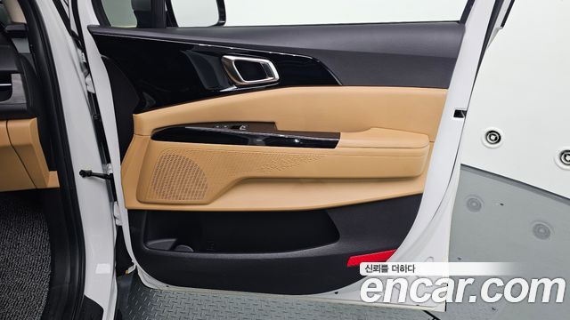 Kia Canival 2021 — photo 14